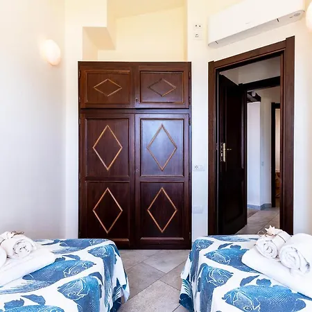 Sleeps 10 Pool Air Con Wifi * Villasimius