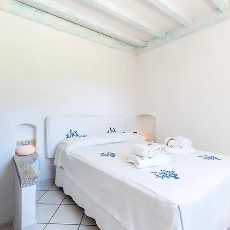 Sleeps 10 Pool Air Con Wifi Villasimius