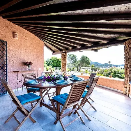 Sleeps 10 Pool Air Con Wifi